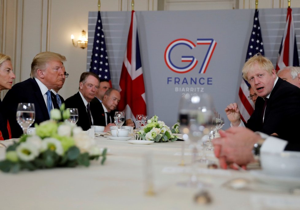 Trump Johnsonovi přislíbil po brexitu velkou obchodní dohodu ((25. 8. 2019)