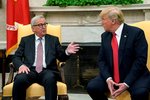 Předseda Evropské komise Jean-Claude Juncker a prezident USA Donald Trump jednali o stavu a budoucnosti obchodních vztahů USA a EU.