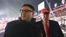 „Trump“ dorazil na olympiádu po boku „Kima“. Ochranka oba dvojníky vyhodila