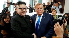 Dvojníci Trumpa a Kima se objevili ve Vietnamu