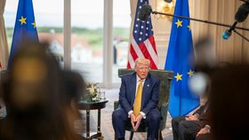 Trump na jednání s von der Leyenovou