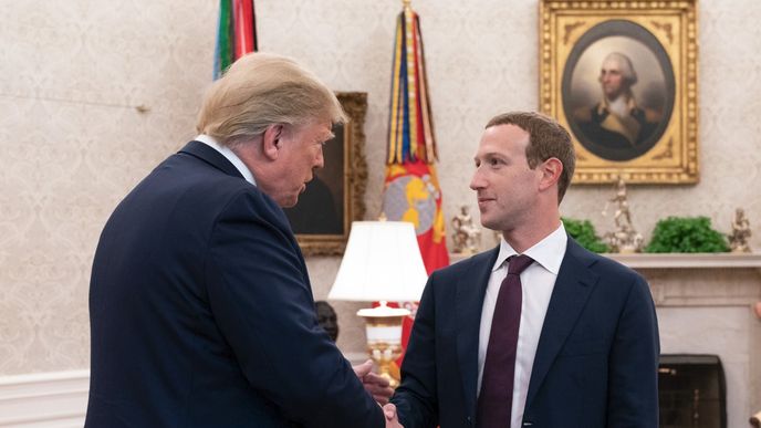 Americký prezident Donald Trump a zakladatel facebooku Mark Zuckerberg (20.09.2019)