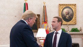 Americký prezident Donald Trump a zakladatel facebooku Mark Zuckerberg (20.09.2019)