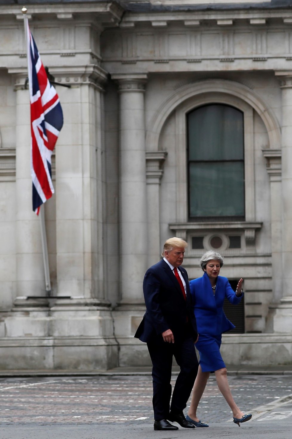 Donald Trump s Theresou Mayovou během návštěvy Velké Británie (4. 6. 2019)