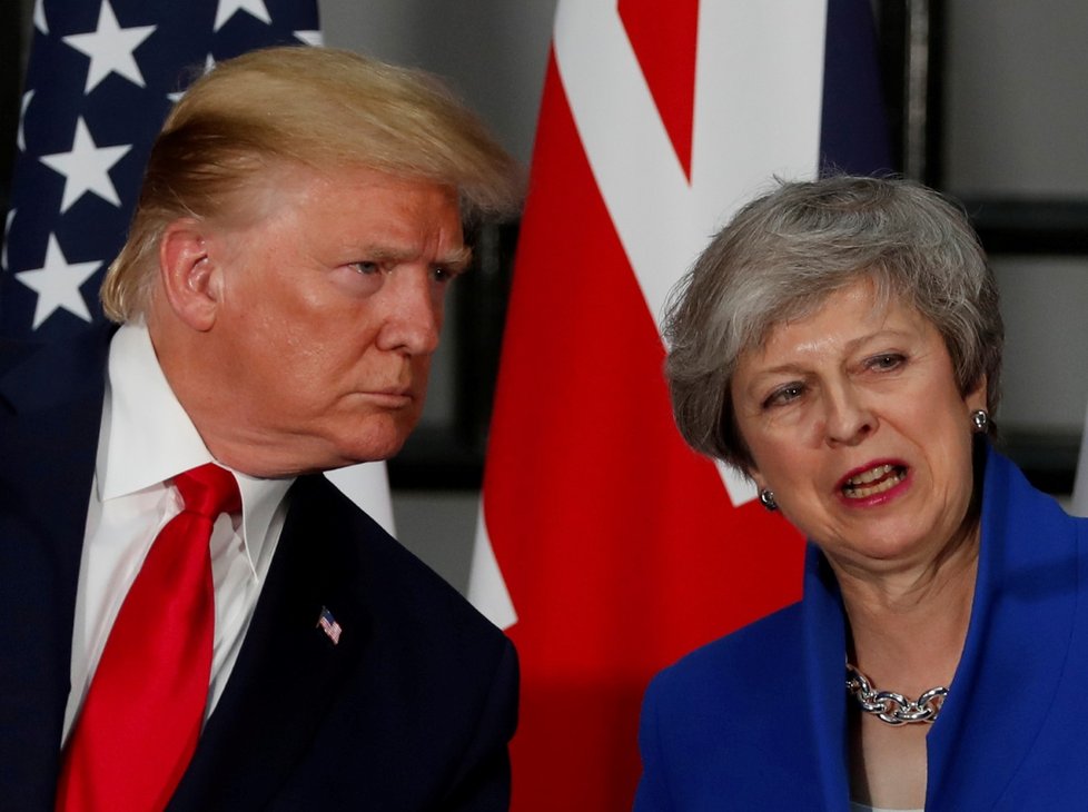 Donald Trump s Theresou Mayovou během návštěvy Velké Británie (4. 6. 2019)