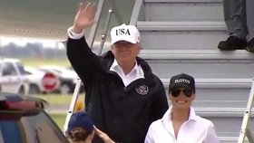 Melania Trump si do Texasu vzala čepici Flotus.