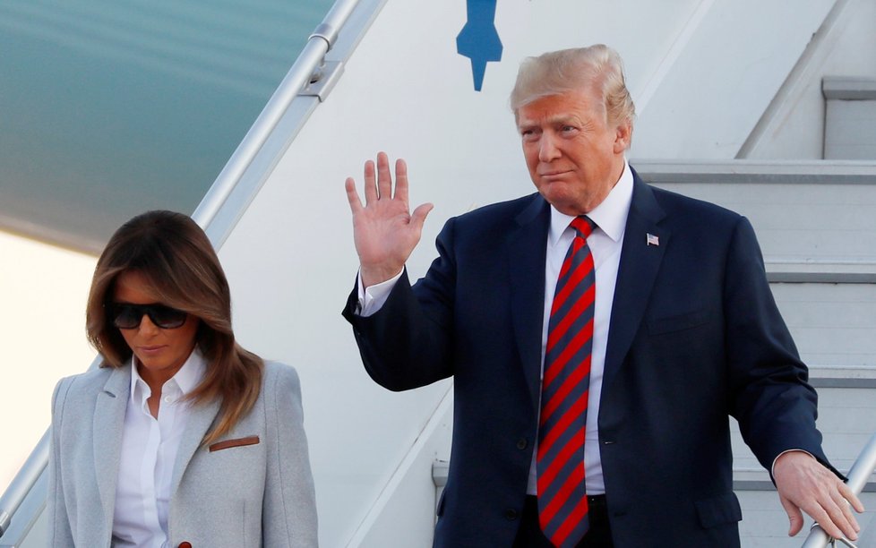 Americký prezident Donald Trump a jeho žena Melania dorazili do Helsinek (15. 7. 2018).