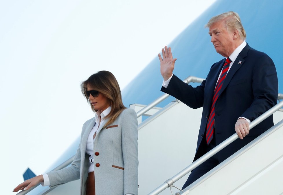 Americký prezident Donald Trump a jeho žena Melania dorazili do Helsinek (15. 7. 2018)