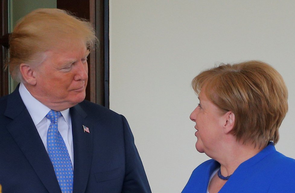 Americký prezident Donald Trump a německá kancléřka Angela Merkelová.