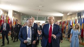 Donald Trump se svým zvláštním vyslancem Stevem Witkoffem v OSN (23. 9. 2025)