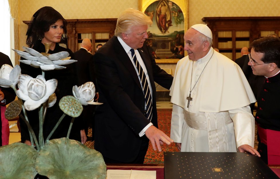 Trumpovi na návštěvě Vatikánu