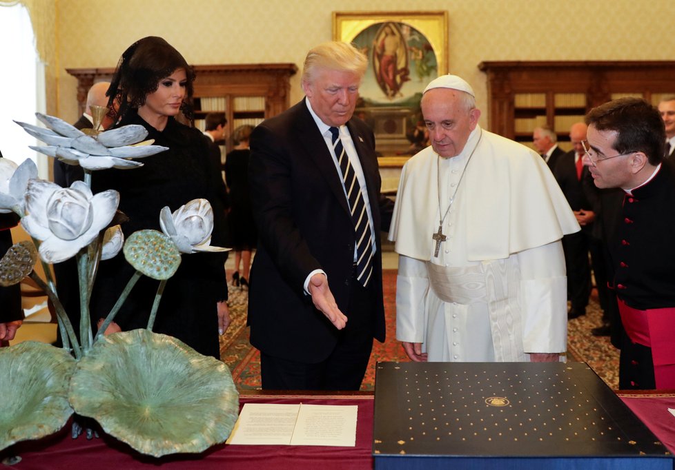 Trumpovi na návštěvě Vatikánu