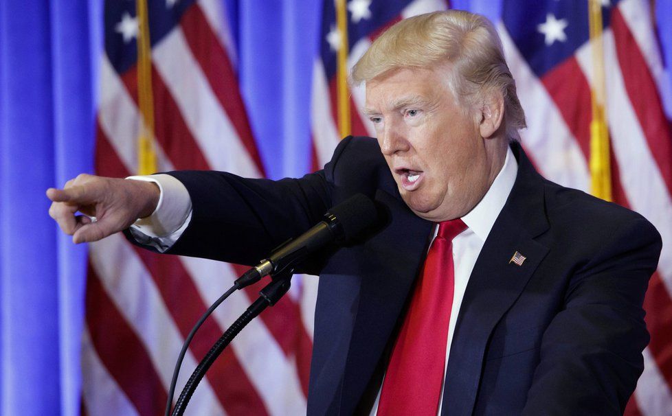 Nastupující americký prezident Donald Trump na tiskové konferenci v New Yorku