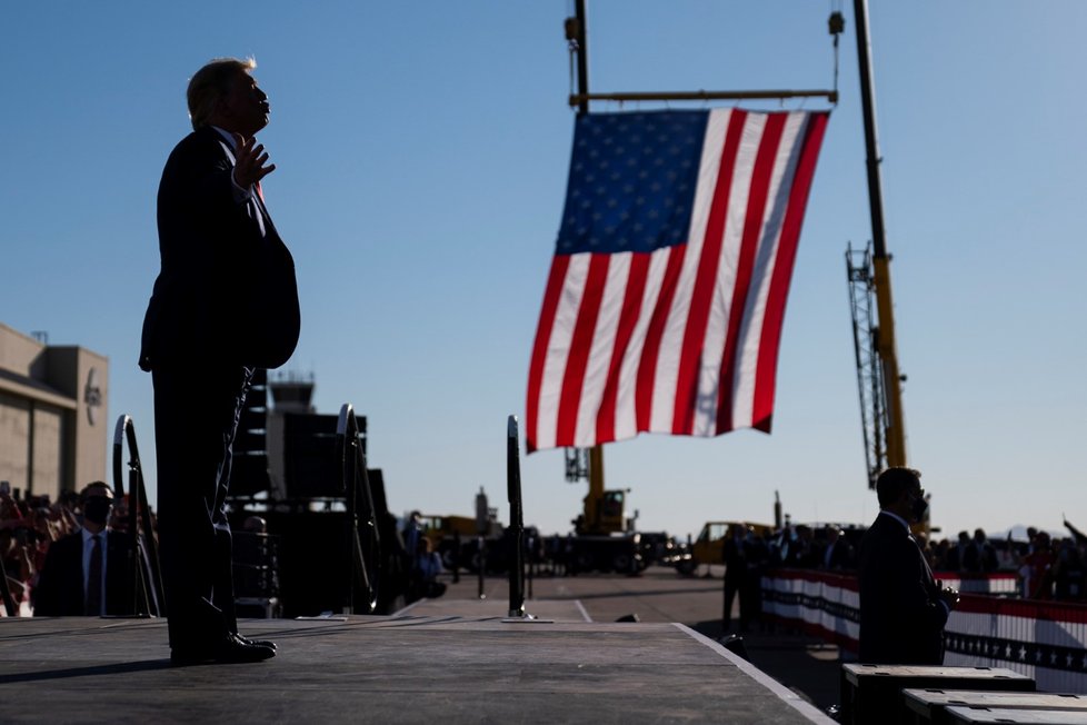 Americký prezident Donald Trump uspořádal předvolební setkání v Arizoně (28. 10. 2020)