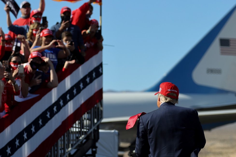 Americký prezident Donald Trump uspořádal předvolební setkání v Arizoně (28. 10. 2020)