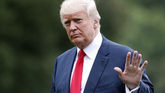 Trump se vrátil k původní rétorice: Za nepokoje v Charlottesville jsou odpovědné obě strany