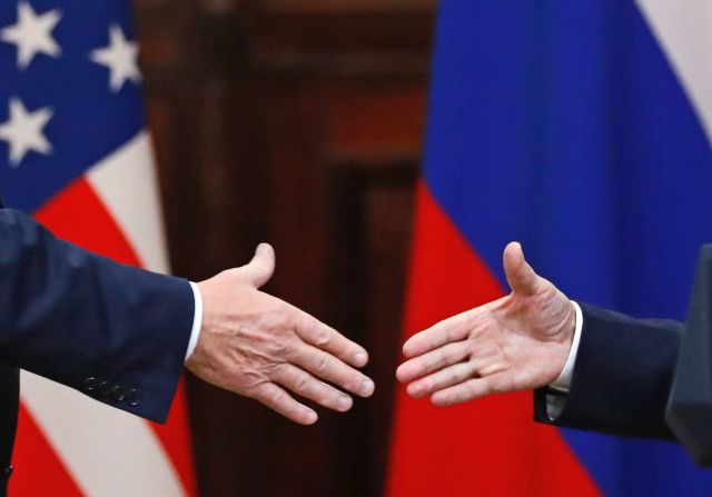 Donald Trump a Vladimir Putin na summitu prezidentů v Helsinkách