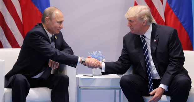 Putin přál výhru Clintonové, tvrdí Trump. Prezidenti si ale rozumí „excelentně“