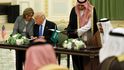 Donald Trump a jeho žena Melania při návštěvě Saudské Arábie.