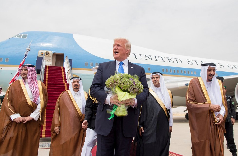 Trump si jako první zahraniční cestu vybral Saúdskou Arábii.