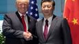 Setkání amerického prezidenta Donalda Trumpa a čínského prezidenta Si Ťin-pchinga.