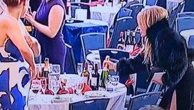 Trapas na galavečeři s Trumpem: Po střelbě hosté kradli lahve s vínem!