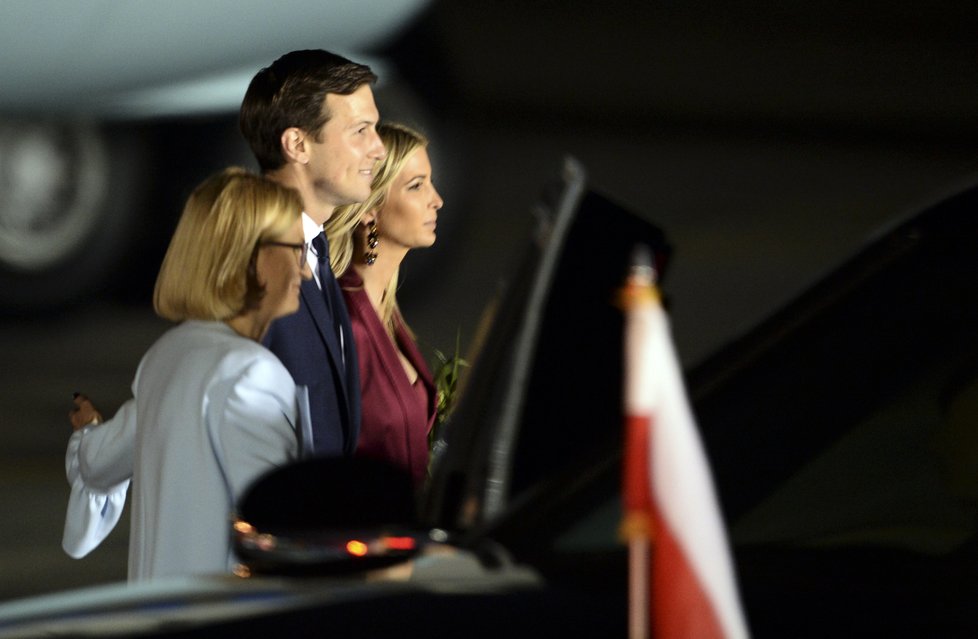 Spolu s Trumpem do Varšavy přiletěla i jeho dcera Ivanka s manželem Jaredem Kushnerem.