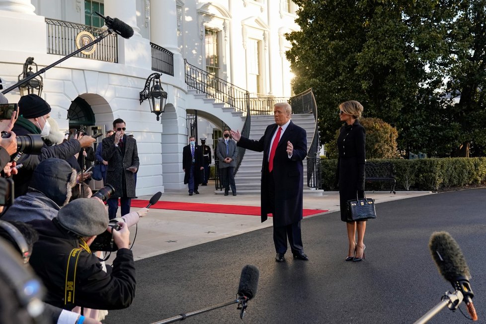 Trumpovi odcházejí z Bílého domu (20. 1. 2021).