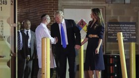 Prezident USA Donald Trump a jeho žena Melania navštívili v nemocnici postřeleného kongresmana Steva Scaliseho.