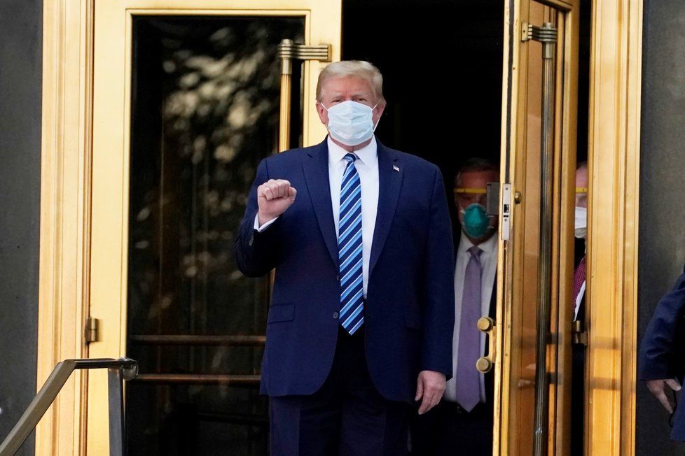 Donald Trump po hospitalizaci s koronavirem opustil nemocnici (5. 10. 2020)