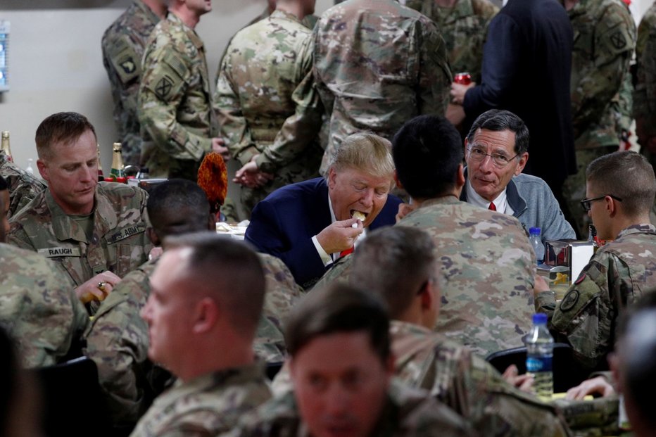 Prezident Donald Trump navštívil americké vojáky v Afghánistánu na základně Bagram. (28. 11. 2019)