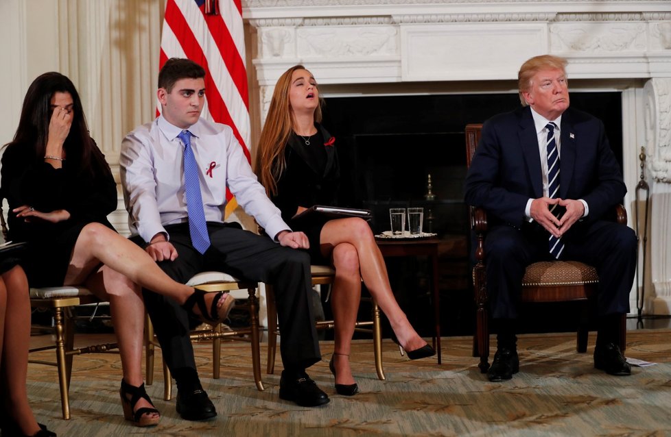 Prezident Donald Trump na setkání se studenty vysokých škol, kde se hovořilo o bezpečnosti a zbraních.