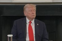 Trump během kulatého stolu usínal? Rozvířil nové zvěsti o zdravotních trablích