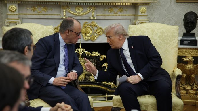 Evropští představitelé včetně německého kancléře Friedricha Merze reagují na americký zásah proti Íránu vlažně v době, kdy prezident Donald Trump poškodil transatlantické vztahy. Evropští představitelé včetně německého kancléře Friedricha Merze reagují na americký zásah proti Íránu vlažně v době, kdy prezident Donald Trump poškodil transatlantické vztahy.