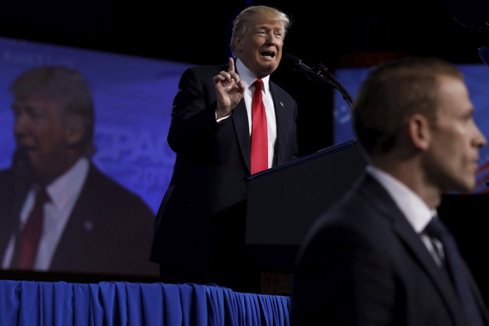 Americký prezident Donald Trump během konference v americkém Marylandu.