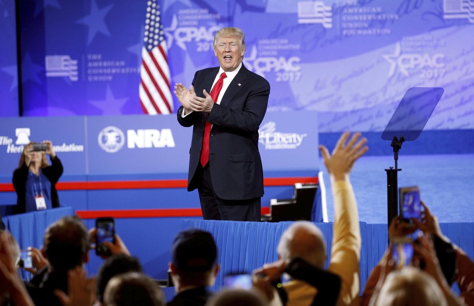 Americký prezident Donald Trump během konference v americkém Marylandu.