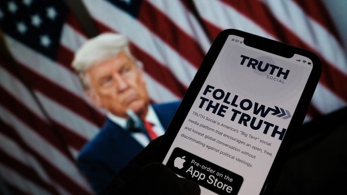Bývalý americký prezident Donald Trum spustil svou sociální síť Truth Social.