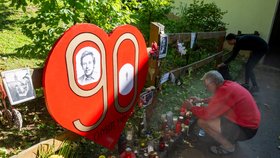 Pochodem Z Trutnova na Hrádeček si dnes lidé připomněli Václava Havla: Šlo o jeden z nejsilnějších ročníků.