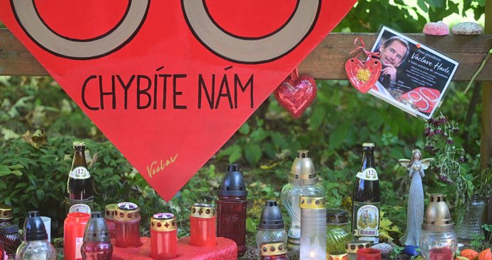 Pochodem Z Trutnova na Hrádeček si dnes lidé připomněli Václava Havla: Šlo o jeden z nejsilnějších ročníků.