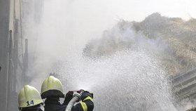 Požár v Trutnově založily v neděli odpoledne tři děti