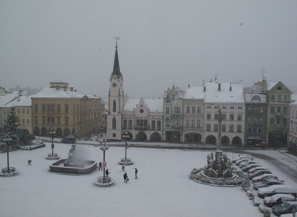 Sobota 27. října, 12 hodin - 8 cm sněhu