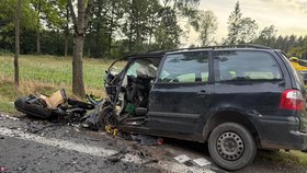 Při úterní nehodě na Trutnovsku zemřeli čtyři lidé.