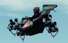 Francouzský dobrodruh vyvinul »trysko- auto«: Létající křeslo umí 250 km/h