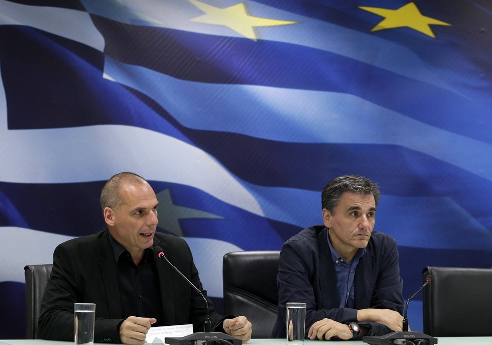 Varufakis se svým nástupcem v úřadu řeckého ministra financí Tsakalotosem