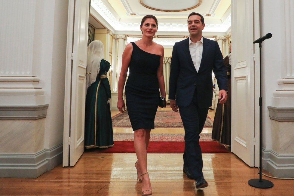 Řecký premiér Tsipras s manželkou