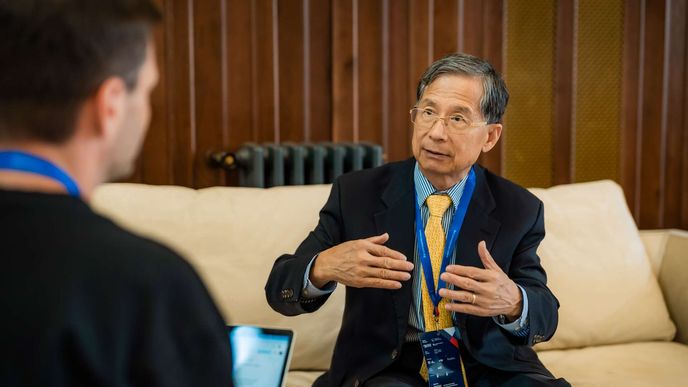 Yuan-Chen (Jack) Sun, děkan na National Yang Ming Chiao Tung University a bývalý technologický ředitel TSMC Yuan-Chen (Jack) Sun, děkan na National Yang Ming Chiao Tung University a bývalý technologický ředitel TSMC
