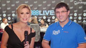 Leon Tsoukernik v rozhovoru na pokerovém turnaji