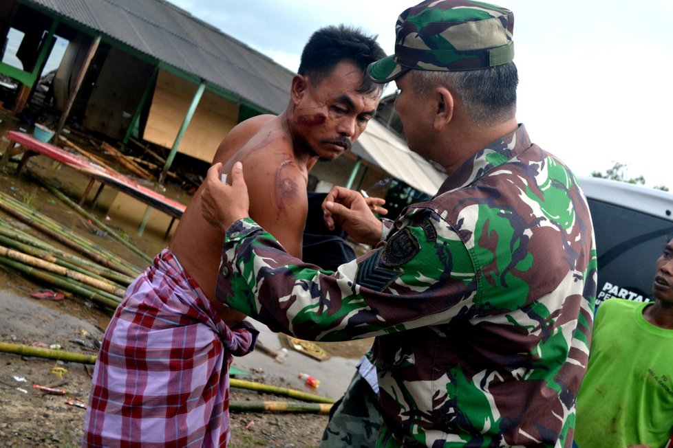 Tsunami v Indonésii si vyžádalo 168 obětí (23. 12. 2018)
