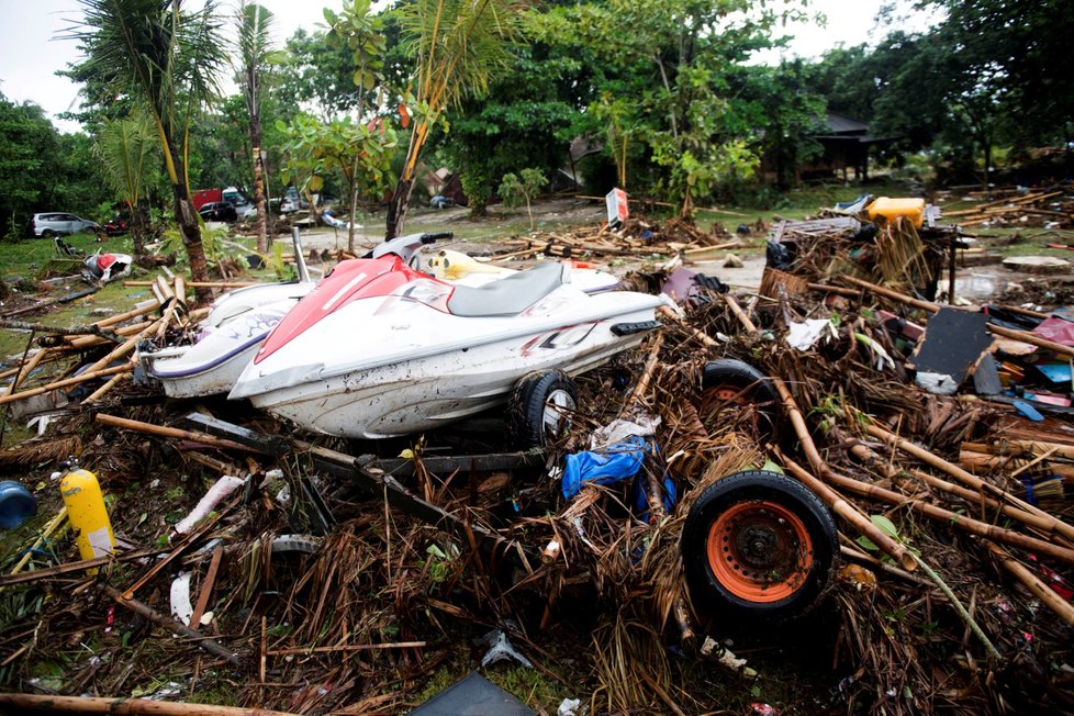 Spoušť po tsunami v Indonésii (23. 12. 2018)
