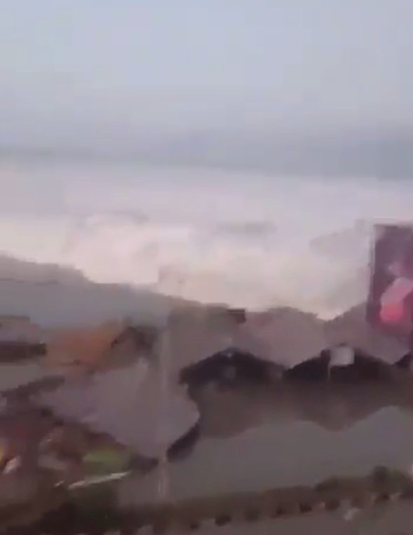 Indonéský ostrov Sulawesi zasáhla tsunami